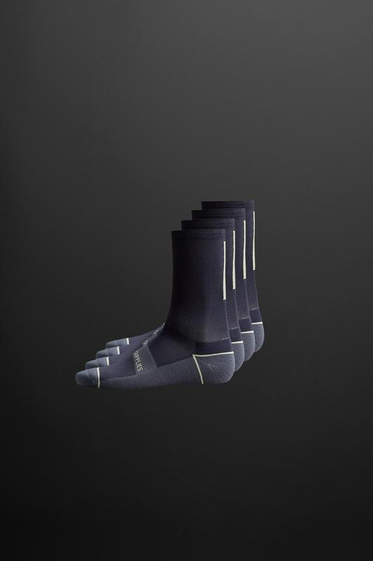 2-PACK OF SEAMLESS SOCKS