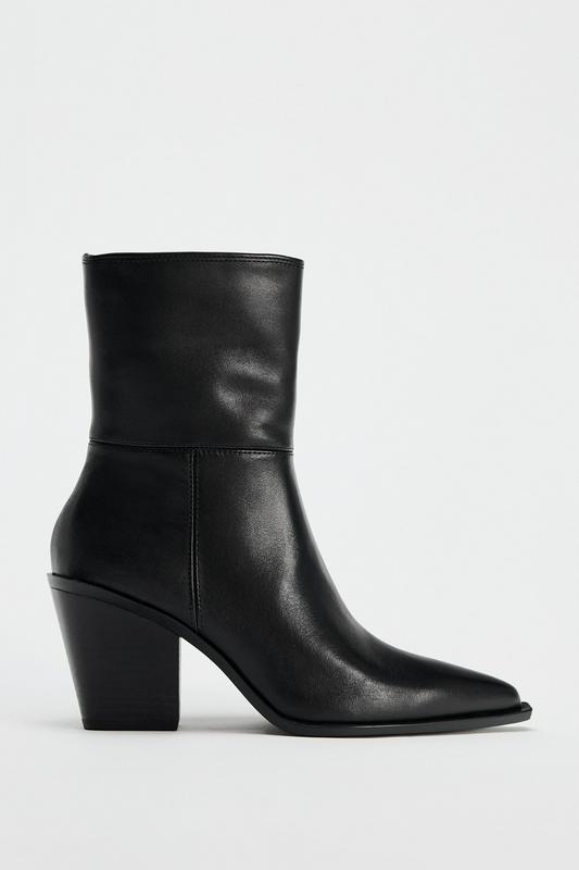 LEATHER ANKLE BOOTS WITH POINTED TOE