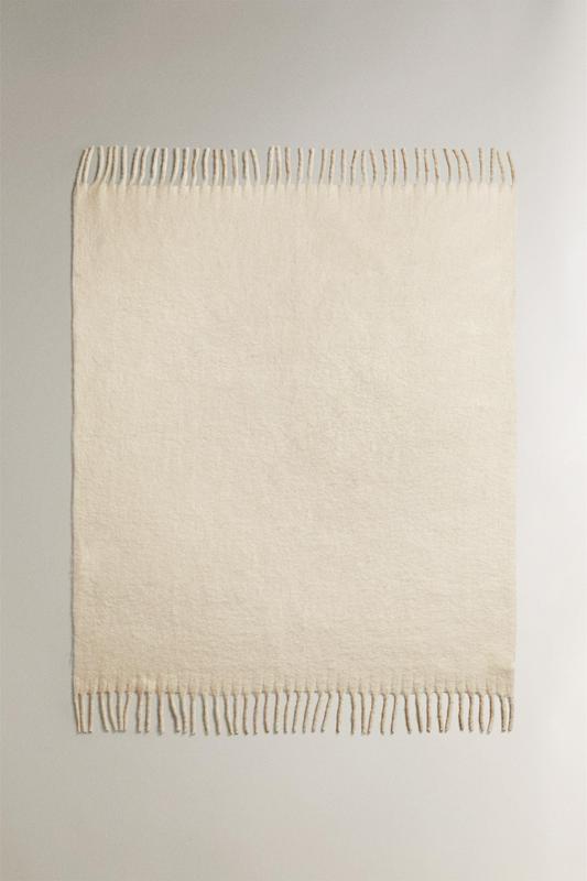 FRINGED BLANKET